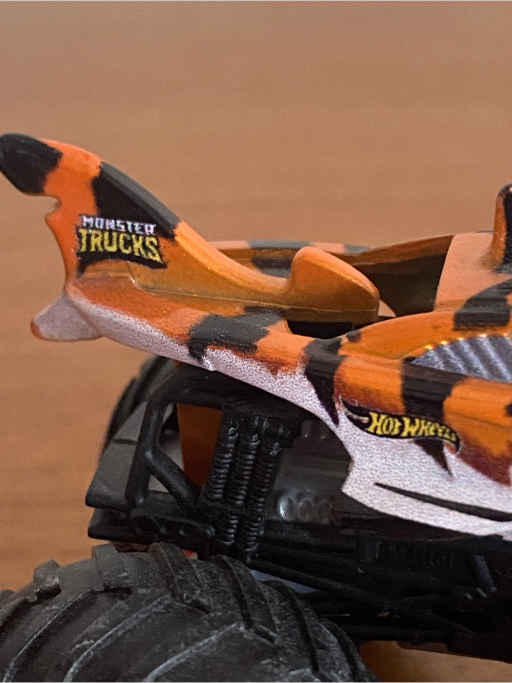 Hot Wheels Monster Jam Tiger Shark die-cast truck - Picture 6 of 7